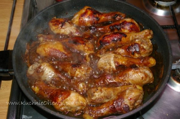 Filipiński kurczak Adobo