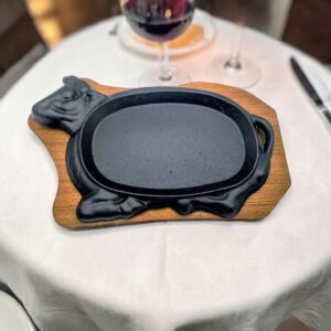 Gorący talerz żeliwny w kształcie krowy 21cm